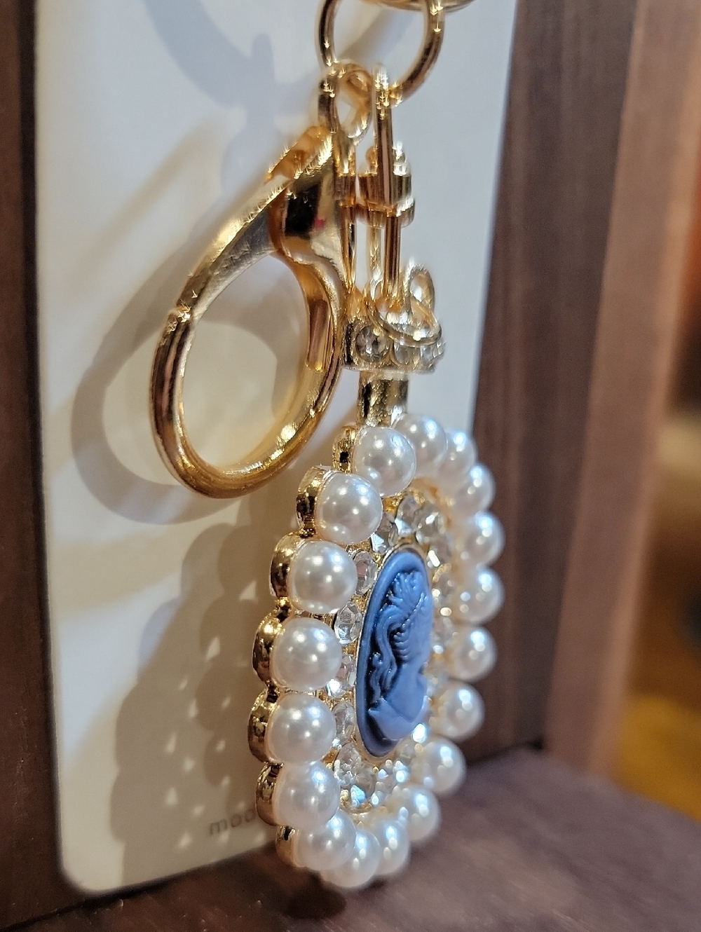 Keychain/Bag charm Cameo in Blue - Picture 3 of 3
